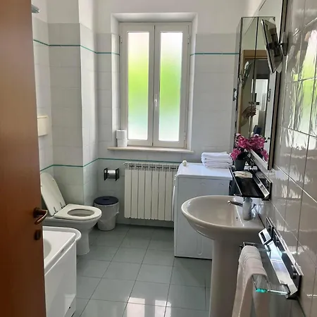 Mare Piano Terra Con Terrazzino San Benedetto del Tronto